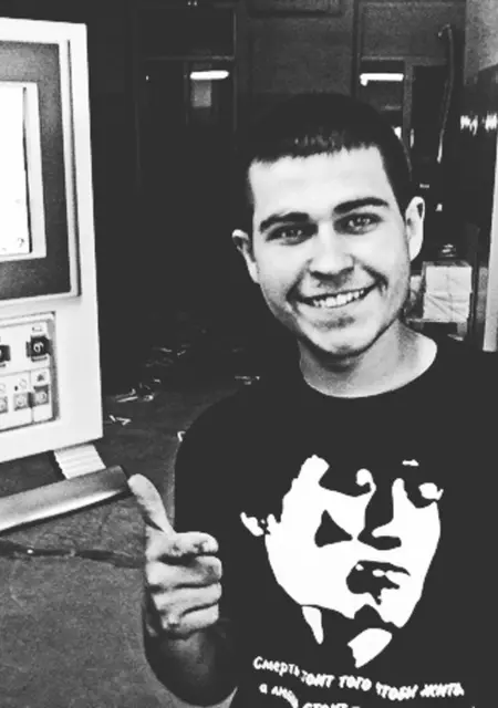 Я Денис, 32 років, знайомлюсь без зобов'язань у Бахмуте