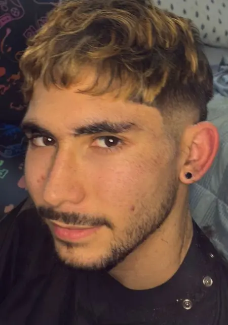 Soy Adrianesteevez, 20 años, conociéndome para lío de una noche en Sevilla