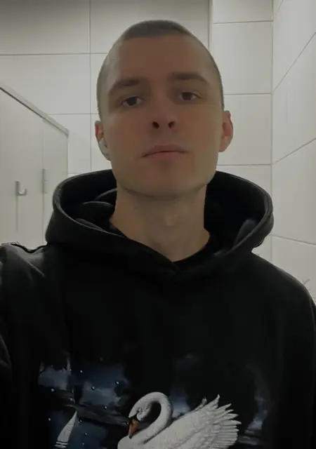 Ilja из Роттердама, мне 24, познакомлюсь для приятного времяпровождения