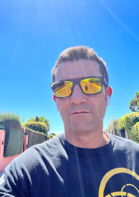 Victor из Мадрида, ищу на сайте знакомства без обязательств