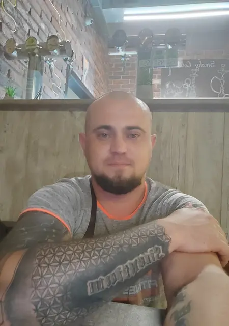 Vogac Vogac з Першотравенськ, шукаю на сайті приємне проведення часу