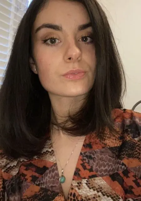 I'm Ellen, 22 from London, seeking connections