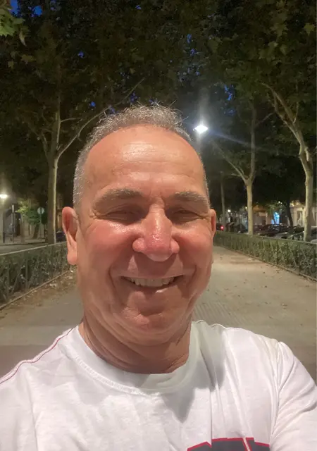 Soy Lau, 63 años de Granada, busco conocer gente para relación a largo plazo