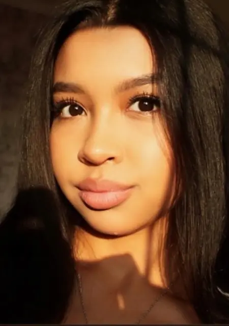 Я Sabina, 18, из Алматы, ищу знакомство для вирта
