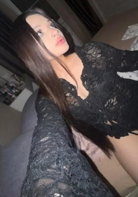 Я Леся, 21, из Копенгагена, ищу знакомство для вирта