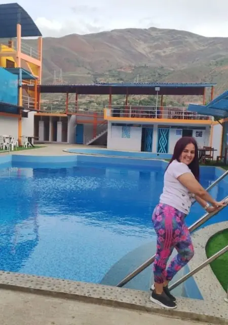 Lisbeth из Мадрида, мне 34, познакомлюсь