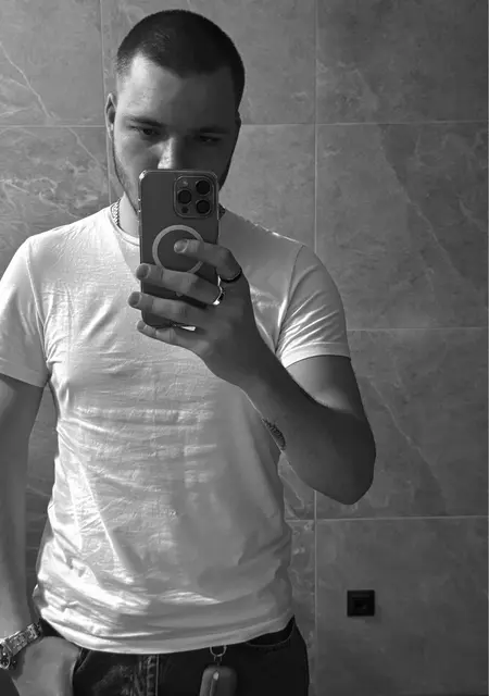 Я Maks, 21, из Одессы, ищу знакомства без обязательств