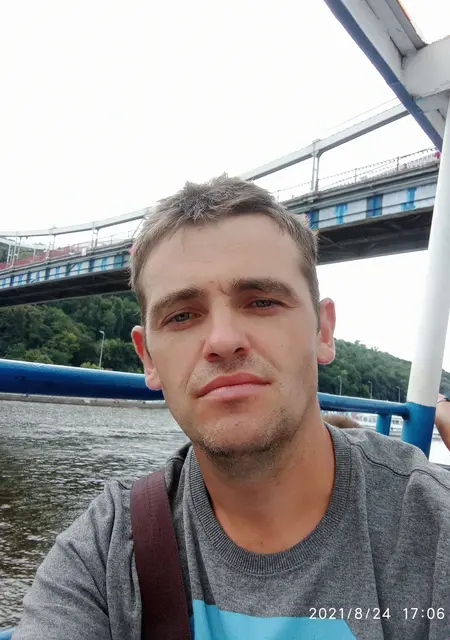 Саша из Богуслава, мне 40, познакомлюсь для постоянных отношений