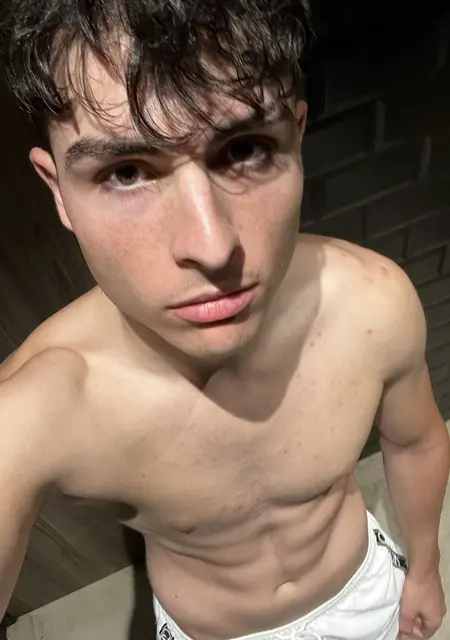 Я Vctor, 23, знакомлюсь для приятного времяпровождения в Валенсии