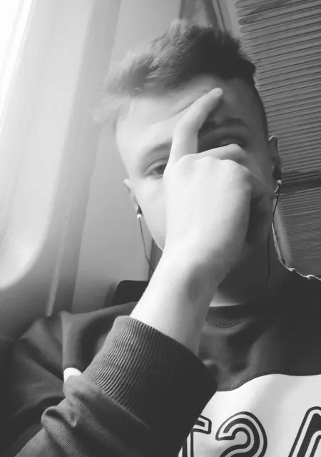 Влад из Гомеля, мне 23, познакомлюсь на одну ночь