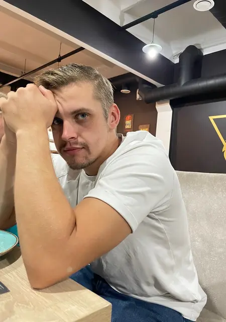 Я Олександр, 27, знакомлюсь без обязательств в Калиновке