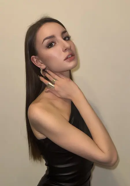 Я Аля, 23, из Лондона, ищу знакомство для открытые отношения