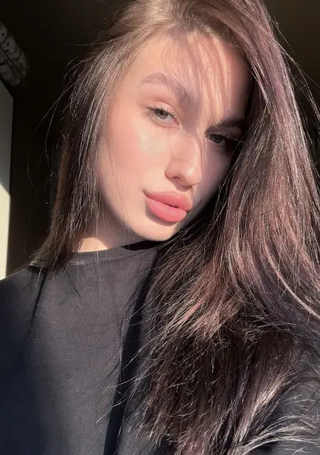 Я Света, 20, из Франкфурта-на-майне, ищу знакомство для общения