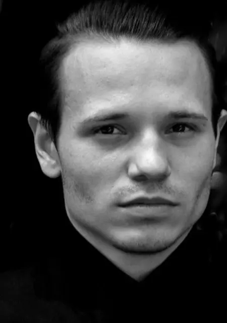 Саша Варцаба из Валенсии, мне 32, познакомлюсь на одну ночь