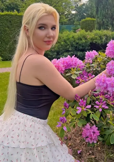 Амина з Новомосковськ, шукаю на сайті вірт