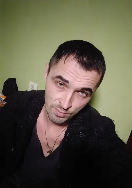 Я Саня, 37, из Балаклеи, ищу знакомства без обязательств