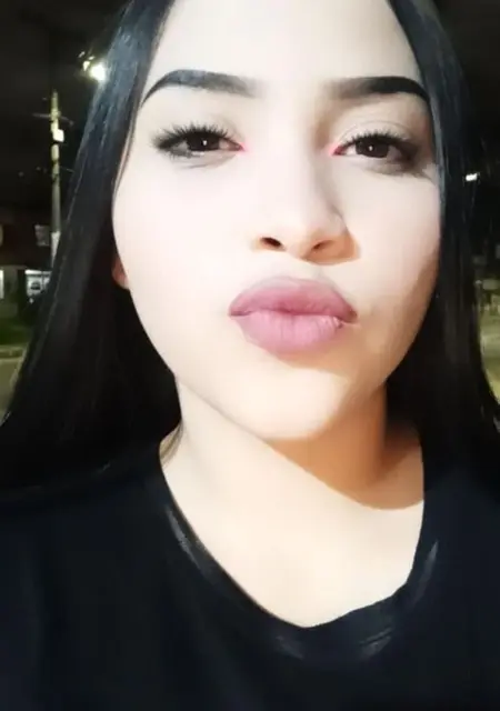 Mara de Madrid, tengo 20 años, lista para conocer