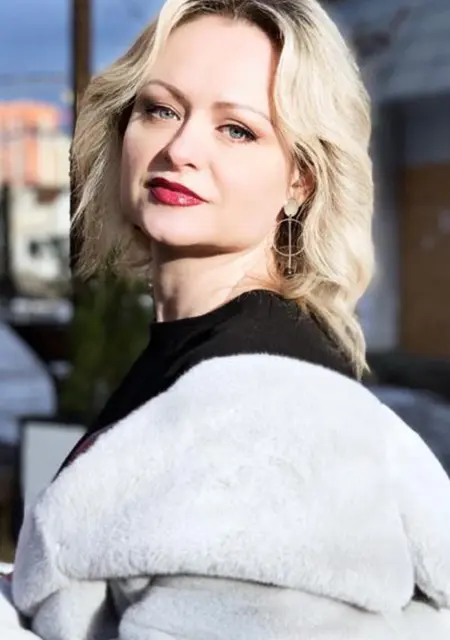 Я Наталия, 43, из Тегерана, ищу знакомство для постоянных отношений