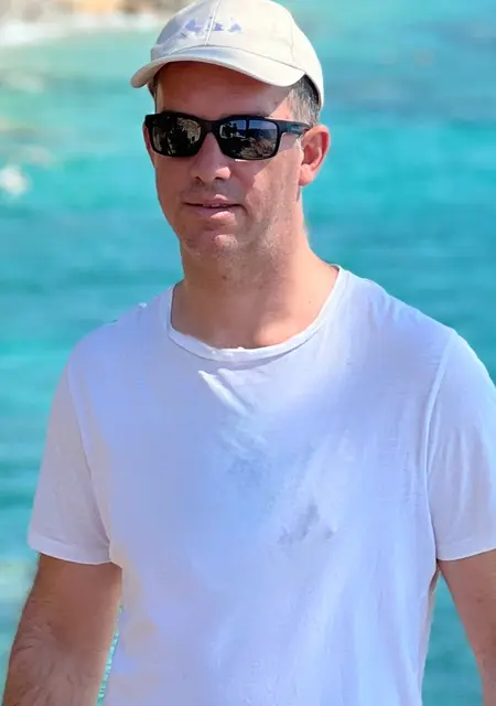 Я Juan Vidal, 44, знакомлюсь для общения в Барселоне