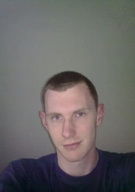 I'm Daddyprey, 33 from London, seeking connections