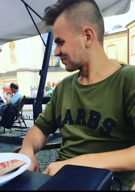 Igor из Калуша, ищу на сайте приятное времяпровождение