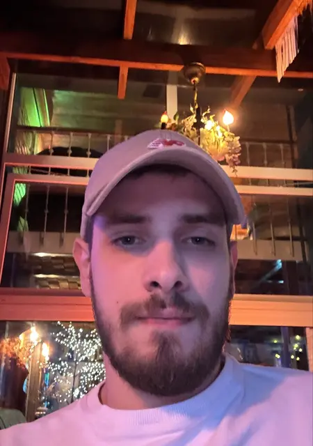 Denis из Броваров, ищу на сайте знакомства без обязательств