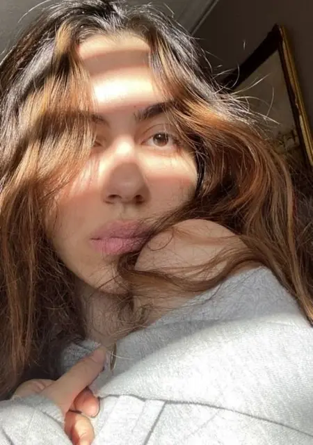 Aya de Madrid, tengo 19 años, lista para conocer