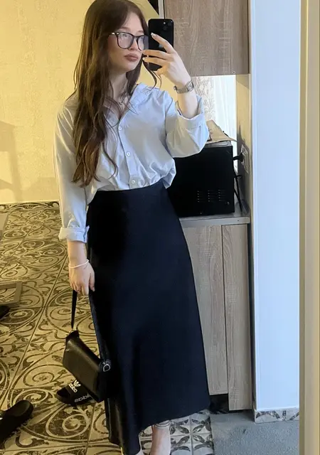 Я Анюта, 18, из Могилёва, ищу знакомство для постоянных отношений