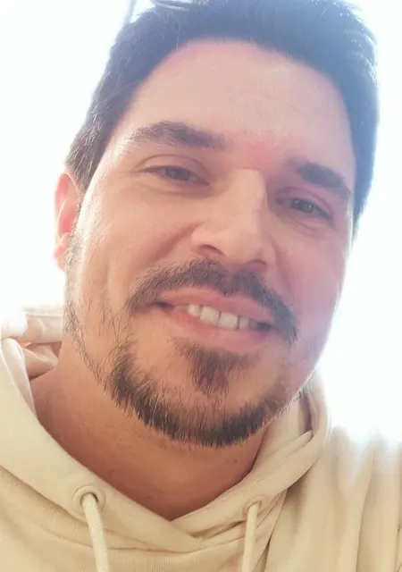 Hugo Seguraalva de Alcalá de Henares, tengo 40 años, listo para conocer para chatear