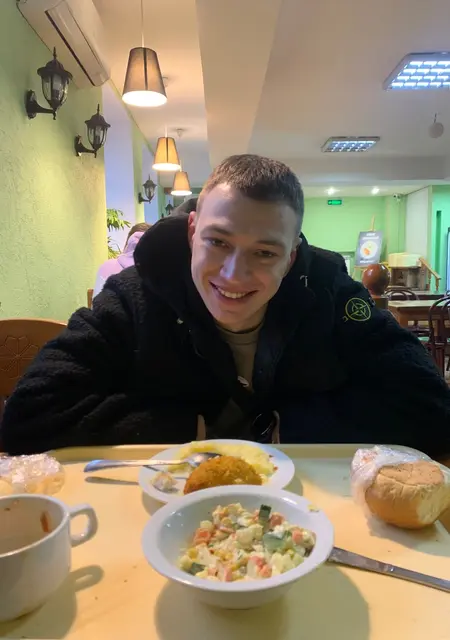 Александр из Константиновки, ищу на сайте открытые отношения