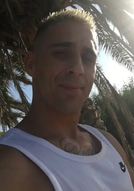 Soy Angel Romero, 37 años de Alcoy, busco conocer gente para relación abierta