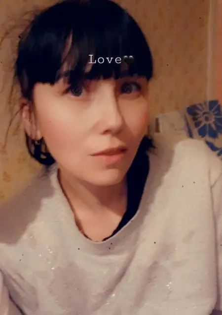 Яна з Макіївка, шукаю на сайті знайомства без зобов'язань