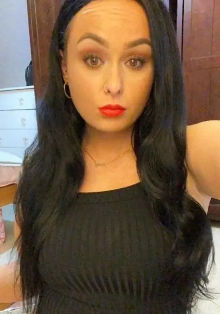 Amie from London, 20 years old, ready to meet