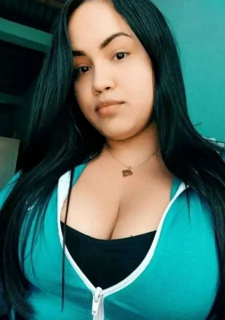 Soy Ariana, 26 años de Madrid, busco conocer gente para pasatiempo agradable