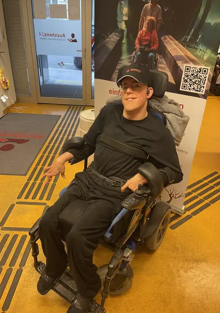 Robin из Вены, мне 24, познакомлюсь для постоянных отношений