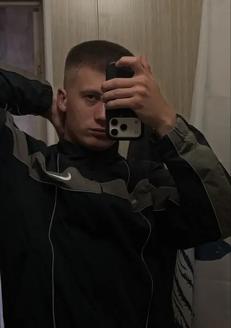 Soy Aleksandr, 21 años, conociéndome para relación a largo plazo en Málaga
