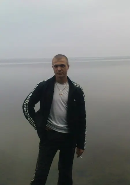 Виталий из Каменского, мне 38, познакомлюсь для приятного времяпровождения