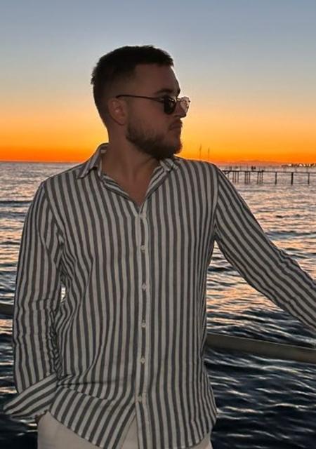 Soy Kostya, 29 años de Madrid, busco conocer gente para pasatiempo agradable