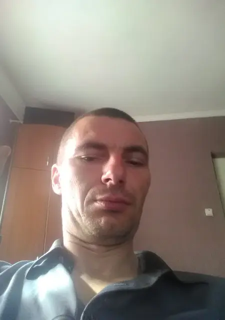 Я Yaroslav, 25, из Нововолынска, ищу знакомства на одну ночь