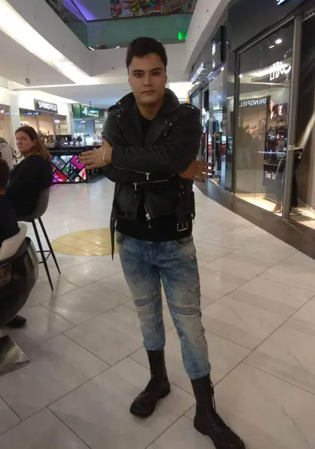 Tony из Купянска, ищу на сайте знакомства на одну ночь