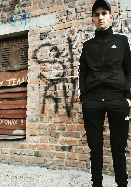 Я Стас, 22 років, знайомлюсь без зобов'язань у Конотопе