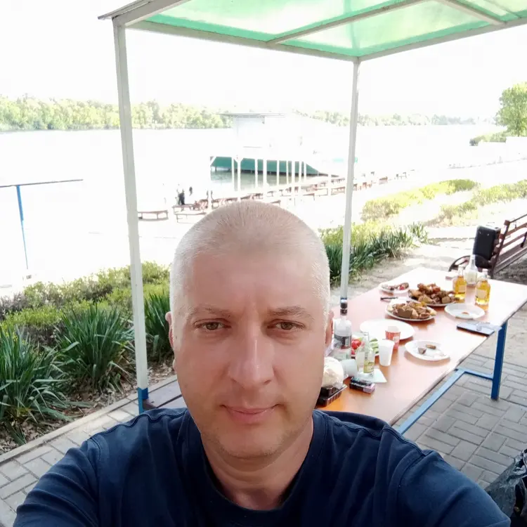 Я Сем, 44, знакомлюсь для регулярного секса в Волгодонске