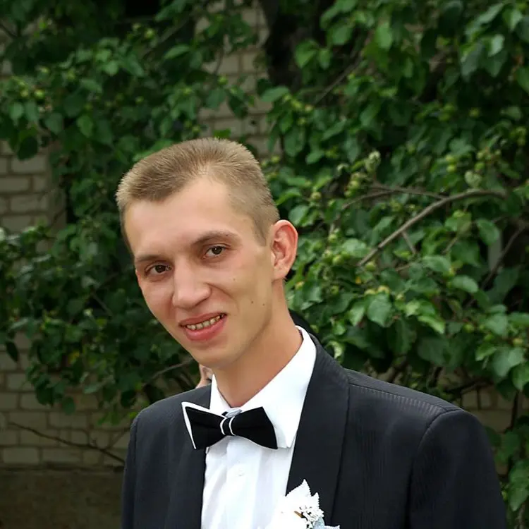 Я Михаил, 40, из Луганска, ищу знакомство для постоянных отношений