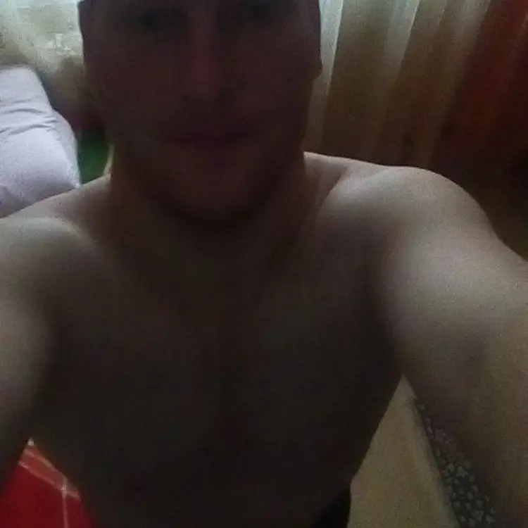 Я Вадим, 35, знакомлюсь для секса на одну ночь в Лесозаводске
