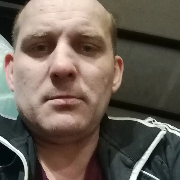 Я Игорь, 42, из Чебоксар, ищу знакомство для постоянных отношений