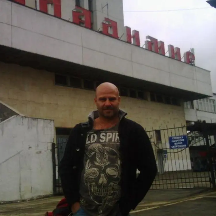 Я Сергей, 45, знакомлюсь для регулярного секса в Владимире-Александровском