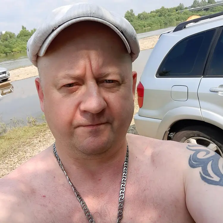 Я Дмитрий, 41, из Осинников, ищу знакомство для приятного времяпровождения