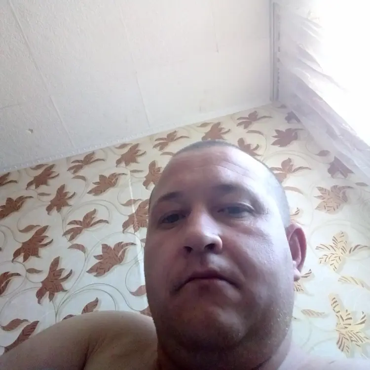 Я Дима, 40, знакомлюсь для регулярного секса в Новоалтайске