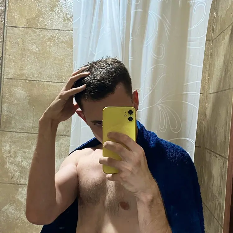 Я Кирилл, 23, знакомлюсь для регулярного секса в Новороссийске