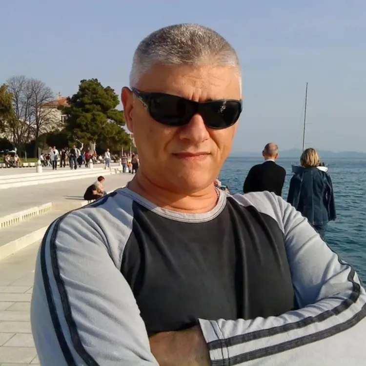 Я Олег, 50, знакомлюсь для приятного времяпровождения в Тобольске